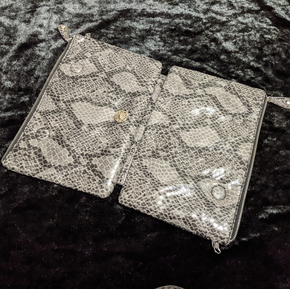 Jessica Simpson Multi Use Bag - Picture 2 of 7